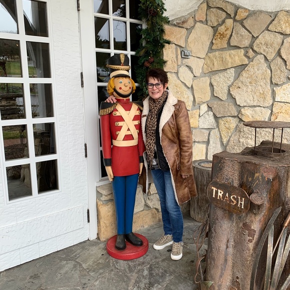 Meet your Posher, Sherri - Picture 5 of 6